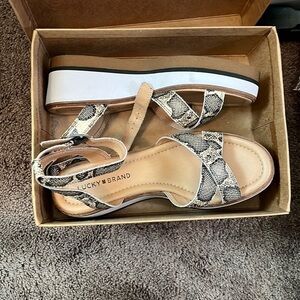 Lucky Brand Tarhi Platform Sandal